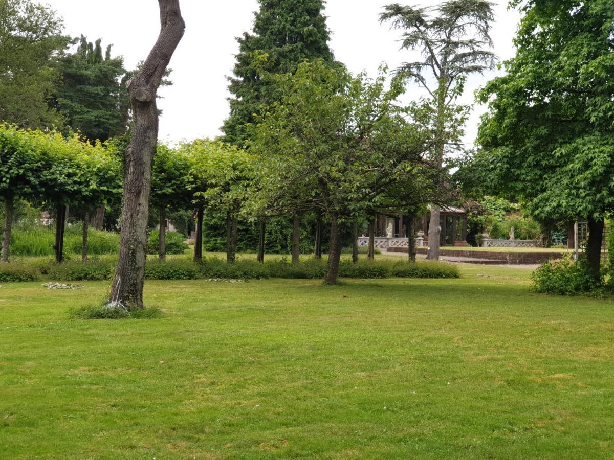 The Reading Whole Apartment With Private Lake And Gardens エクステリア 写真
