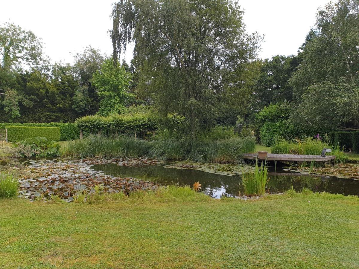 The Reading Whole Apartment With Private Lake And Gardens エクステリア 写真