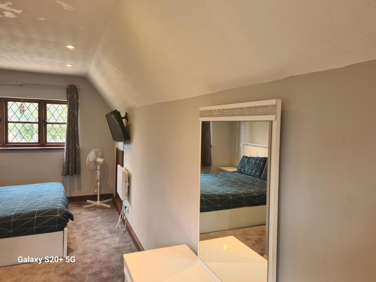 The Reading Whole Apartment With Private Lake And Gardens エクステリア 写真